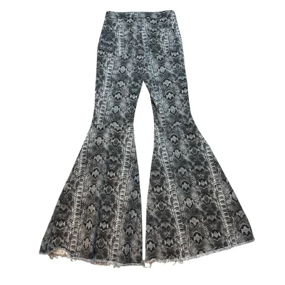 We The Free Just Float On High Rise Flare Jeans Snake Print Sz 28 Like New - Picture 6 of 10